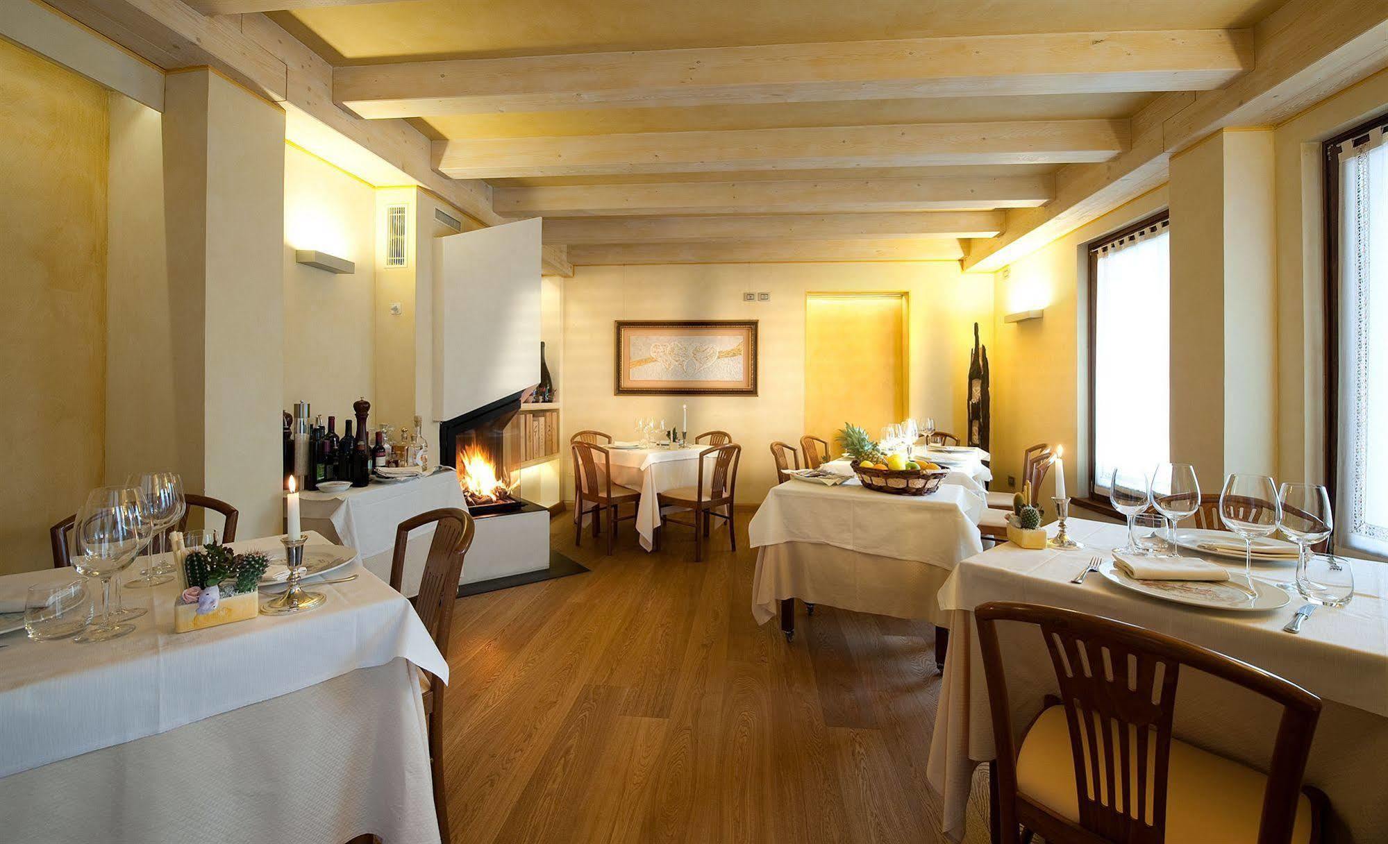 Trattoria Locanda Ai Tre Amici Mortegliano Kültér fotó